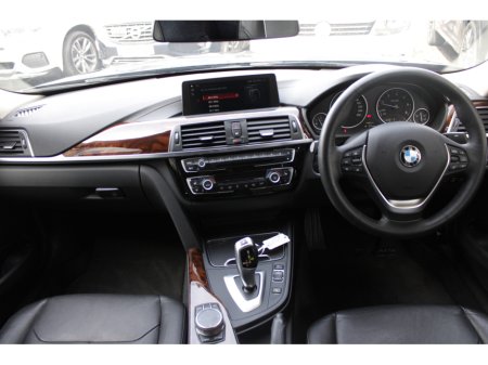 2018 BMW 3 Series - thumbnail 19