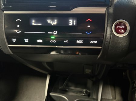 2015 Honda Fit - thumbnail 16