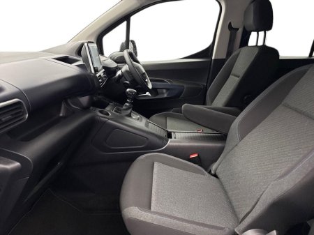 2023 Peugeot Rifter - view 2