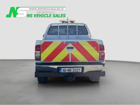 2016 Toyota Hilux - thumbnail 8