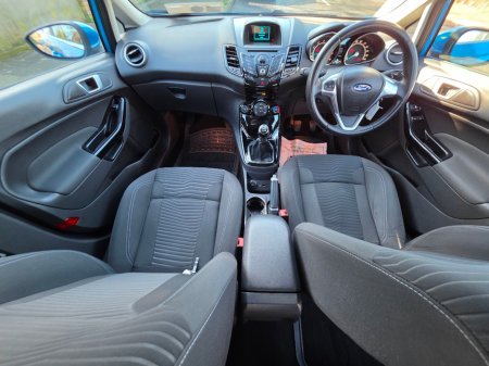 2014 Ford Fiesta - thumbnail 9