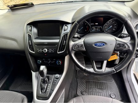 2017 Ford Focus - thumbnail 19