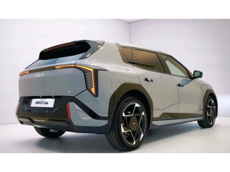 2025 Kia EV4 5HB EARTH K3 LR 5DR AUTO €43,900