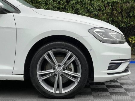 2020 Volkswagen Golf HIGHLINE 2.0 TDI * HUGE SPEC * // LEATHER HEATED SEATS // DYNAUDIO // 360 SURROUND PARKING SENSORS €23,990 thumbnail