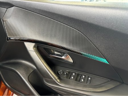 2023 Peugeot 2008 - thumbnail 17