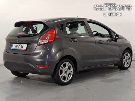 2016 Ford Fiesta - thumbnail 3