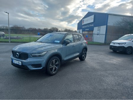 2023 Volvo XC40 T2 P R-DESIGN MAN 5DR €39,950 thumbnail