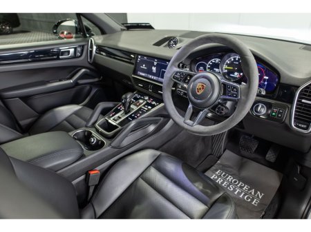 2022 Porsche Cayenne 3.0 V6 E-Hybrid 4WD Auto €59,999 thumbnail