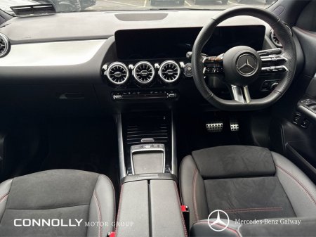 2025 Mercedes-Benz GLA Class - view 4