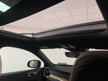 2026 Volvo XC60 - thumbnail 18