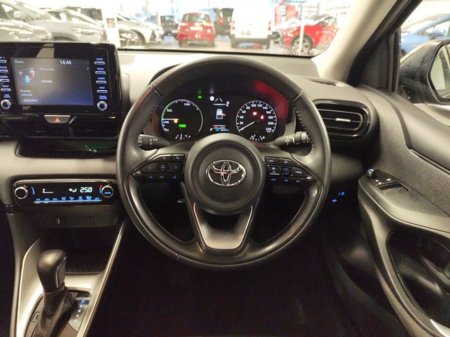 2022 Toyota Yaris HYBRID LUNA 4DR AUTO €23,950 thumbnail
