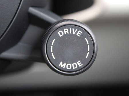 2025 Porsche Macan Electric €82,000 thumbnail