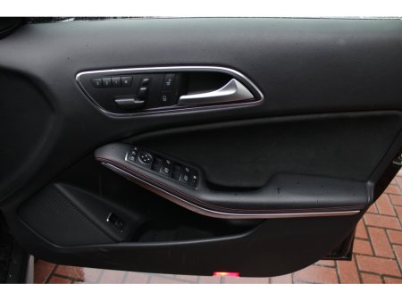 2017 Mercedes-Benz GLA Class GLA220 D 4MATIC AMG-LINE PREMIUM 5DR ESTATE 4 MATIC AUTO //  STUNNING CAR FINISHED IN BLACK // BUY WITH CONFIDENCE AA AND SIMI APPROVED DEALER 2026 // FINANCE ARRANGED // ALL TRADE INS WELCOME // thumbnail