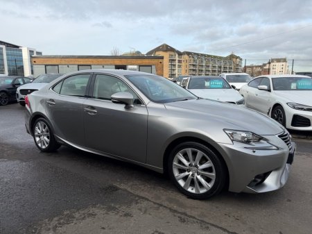 2016 Lexus IS 300 h - thumbnail 2