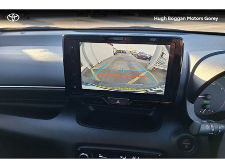 2025 Toyota Yaris YARIS HYBRID 1.5 LUNA thumbnail