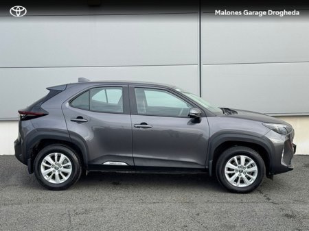 2023 Toyota Yaris Cross - thumbnail 3