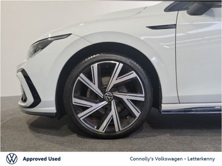 2024 Volkswagen Golf 2.0 TDI 150HP R-Line €39,450 thumbnail