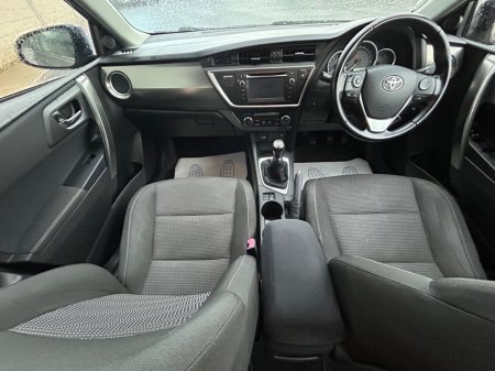 2014 Toyota Auris - thumbnail 8