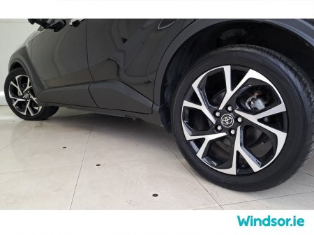 2020 Toyota C-HR HYBRID AUTO €21,995 thumbnail
