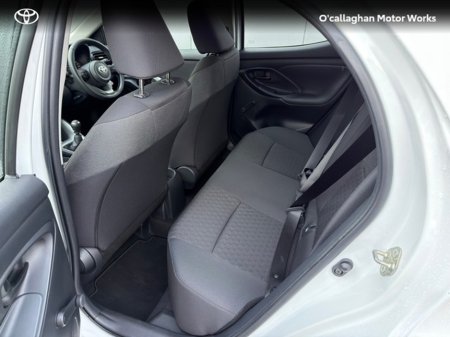 2024 Toyota Yaris 1.5 LUNA 4DR €26,950 thumbnail