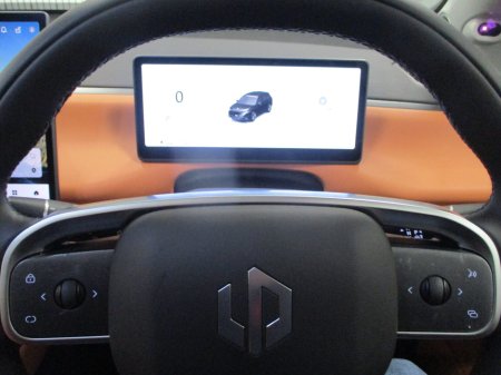 2025 Leapmotor C10 EREV 28.4kWh Design €45,950 thumbnail