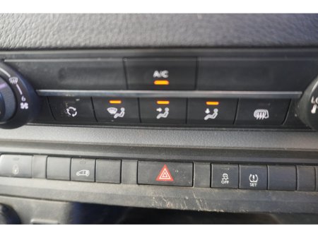 2017 Toyota Proace 2.0 D LWB GX 4DR thumbnail