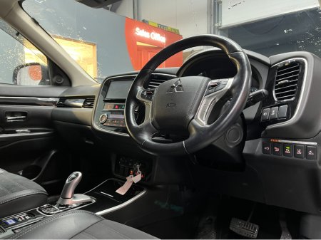 2019 Mitsubishi Outlander €18950! 2019 MITSUBISHI OUTLANDER PHEV G 2.4 AUTOMATIC / CRUISE CONTROL / 360° PARKING CAMERA / PADDLE SHIFTER / ELECTRIC HEATED SEATS / HEATED STEERING WHEEL €18,950 thumbnail