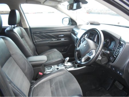 2017 Mitsubishi Outlander PHEV Intense €18,995 thumbnail