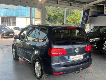 2014 Volkswagen Touran CL BLUEMOTION 1.6 TDI 7SEATS 105 5DR €9,950 thumbnail