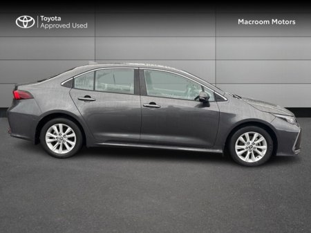 2024 Toyota Corolla LUNA SALOON 4DR AUTO €29,000 thumbnail