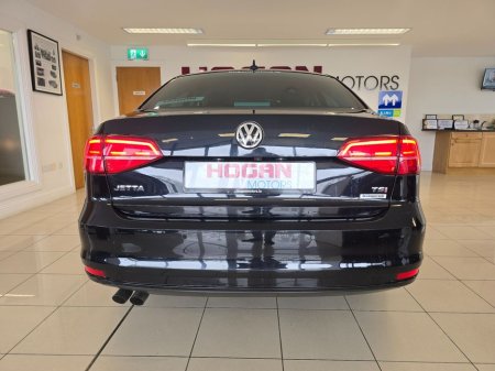 2017 Volkswagen Jetta - thumbnail 5