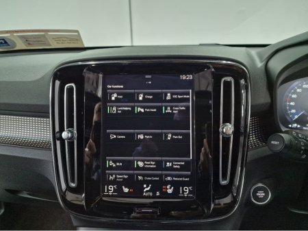 2021 Volvo XC40 - thumbnail 19