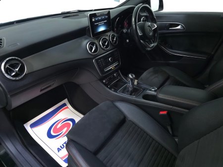 2017 Mercedes-Benz CLA Class  €20,950 thumbnail