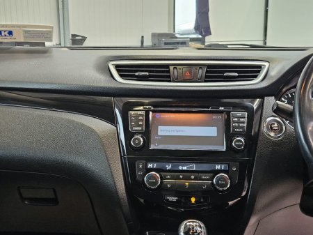 2016 Nissan Qashqai - thumbnail 10