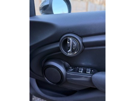 2015 MINI Hatch - thumbnail 23