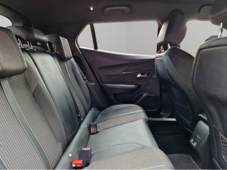 2021 Peugeot 2008 - thumbnail 17