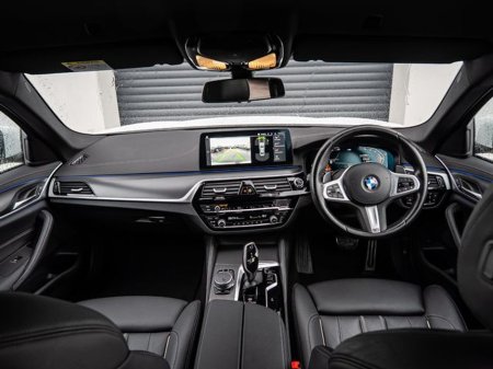 2022 BMW 5 Series - thumbnail 8