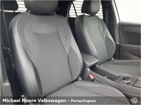 2026 Volkswagen T-Roc NEW R-LINE 1.5eTSI mHEV 150HP AUTO €52,620 thumbnail