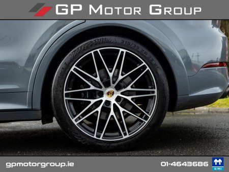 2024 Porsche Cayenne E-HYBRID 4DR AUTO *MEGA SPEC* €107,900 thumbnail