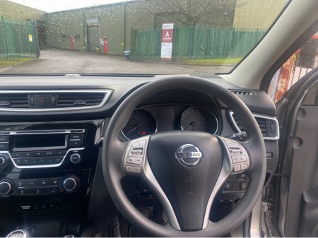 2017 Nissan Qashqai 1.2 PET XE E6 4DR €11,250 thumbnail