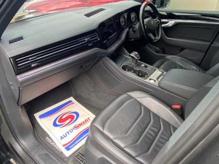 2021 Volkswagen Touareg  €38,170 thumbnail