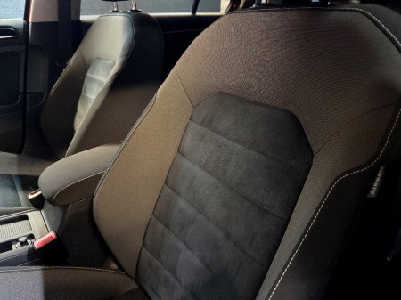 2015 Volkswagen Golf 1.4 TSI 5DR 150HP Highline €15,900 thumbnail