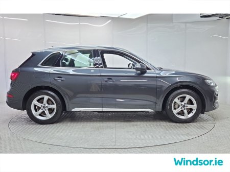2024 Audi Q5 35 TDI 163HP S tronic SE €55,995 thumbnail