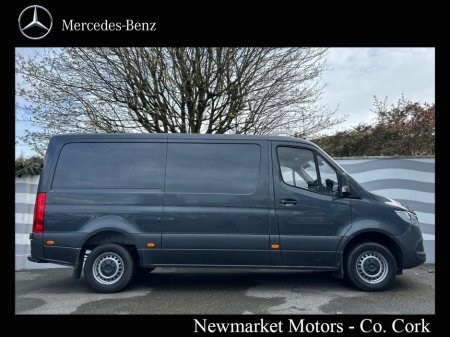 2021 Mercedes-Benz Sprinter - view 3