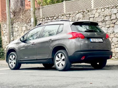 2016 Peugeot 2008 - thumbnail 9