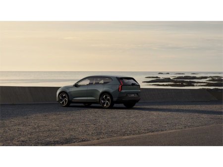 2026 Volvo XC60 - thumbnail 6