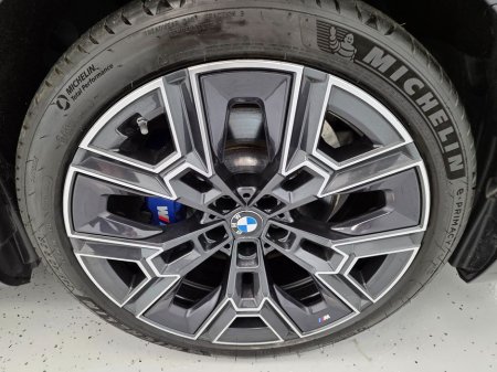 2025 BMW 5 Series - thumbnail 10