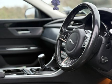 2017 Jaguar XF - thumbnail 9