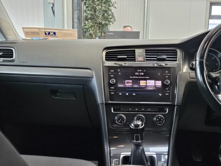 2017 Volkswagen Golf - thumbnail 10