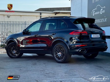 2017 Porsche Cayenne - thumbnail 3